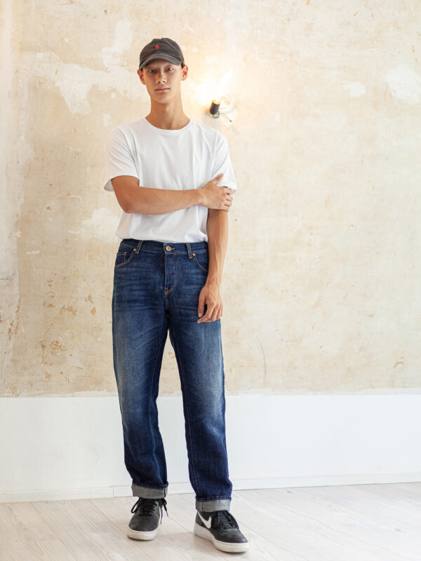 L´Ago Verde Jeans Serafino 14oz denim L´Ago Verde Jeans Serafino 14oz denim Ansicht frontal Wall